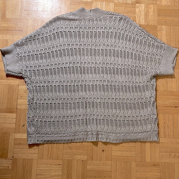 Knit Short Sleeve Cardigan - Picture 3 of 3